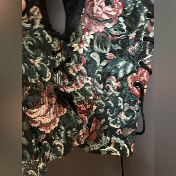 Lace up reversible vest - Picture 2 of 5